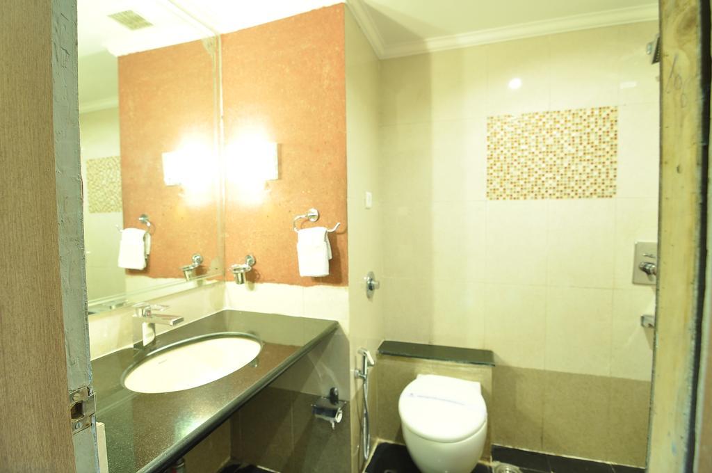 Hotel Venkatesh International Raipur  Room photo